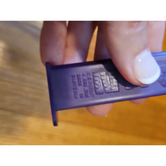 Vintage 1971 Purple Pez Dispenser Dr Skull Skeleton with Feet Made in Slovenia - Picture 8 of 16